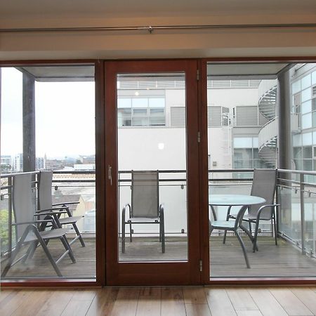 Point Village Modern Apartment Dublin Buitenkant foto